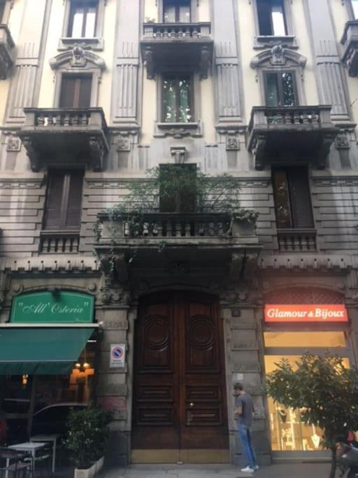 Apartment With Terrace In Central Milan Milão Exterior foto