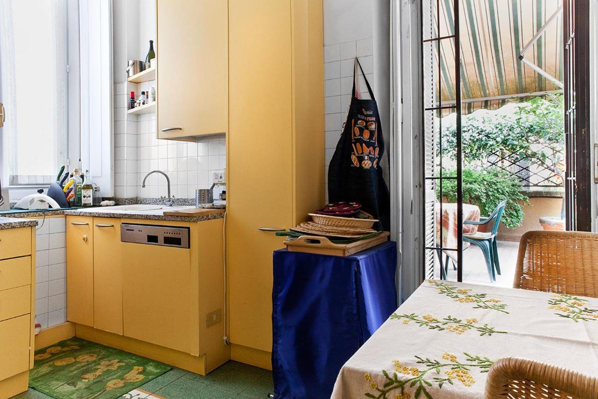 Apartment With Terrace In Central Milan Milão Exterior foto